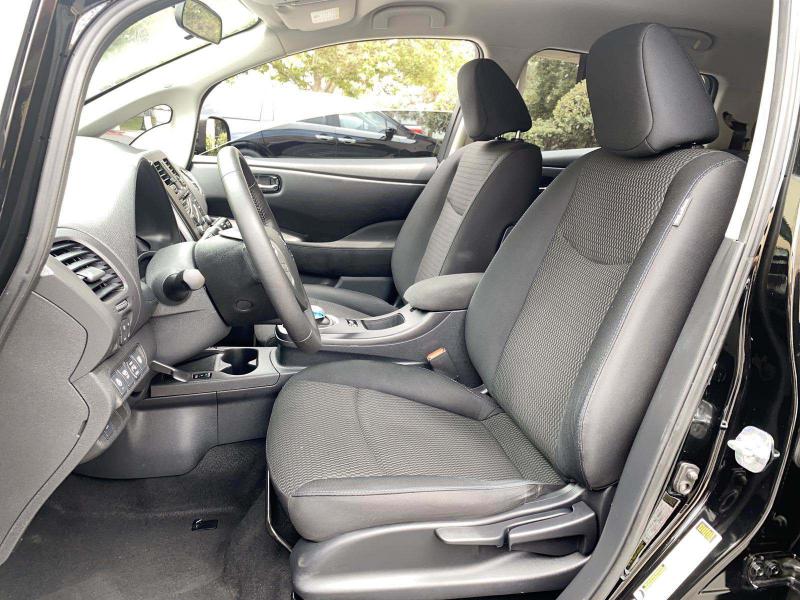2014 Nissan LEAF HATCHBACK S