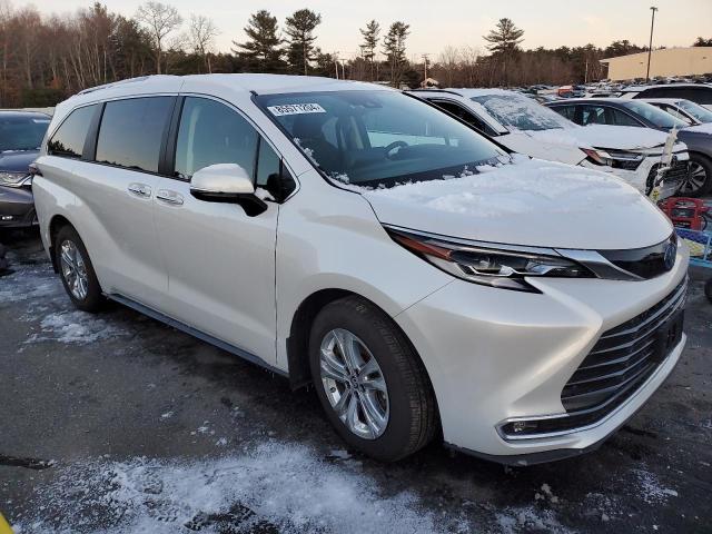 TOYOTA SIENNA LIMITED 2023