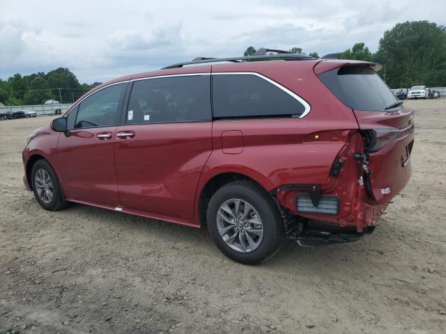 TOYOTA SIENNA XLE 2024