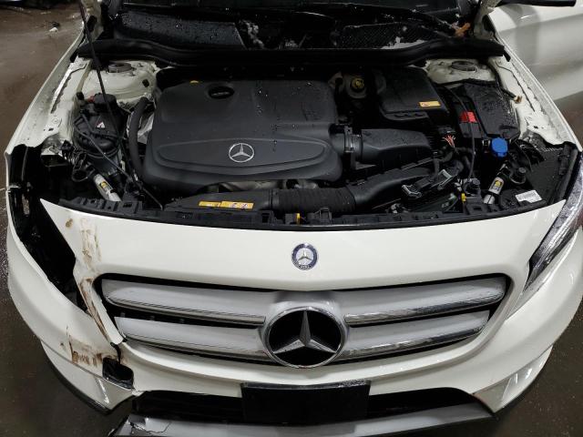 MERCEDES-BENZ GLA 250 4MATIC 20155