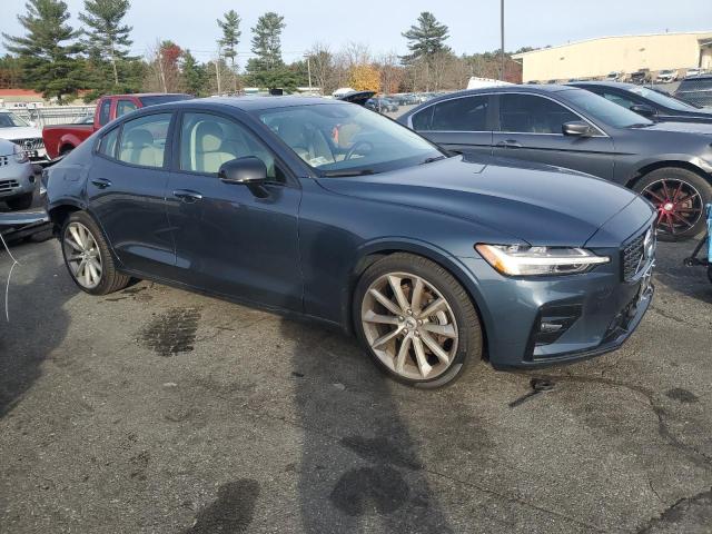 VOLVO S60 T5 MOMENTUM 2021