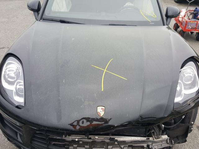 PORSCHE MACAN 2018