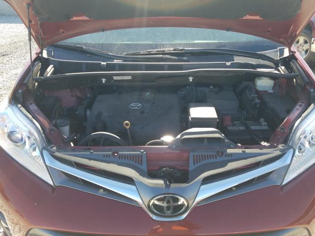 TOYOTA SIENNA XLE 2018