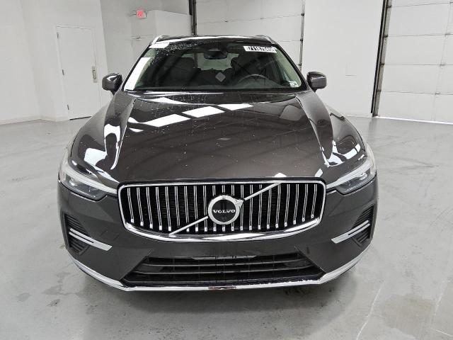 VOLVO XC60 PLUS 2022