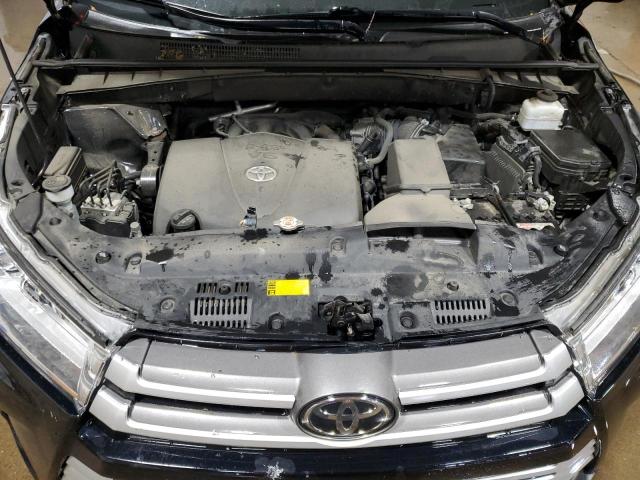 TOYOTA HIGHLANDER SE 2019