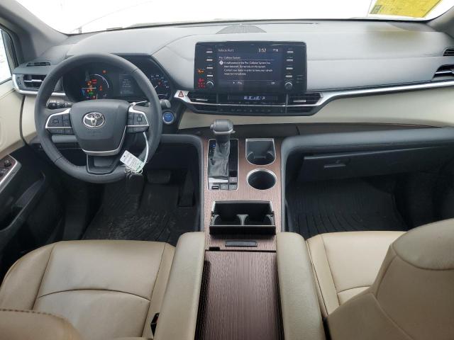 TOYOTA SIENNA XLE 2021