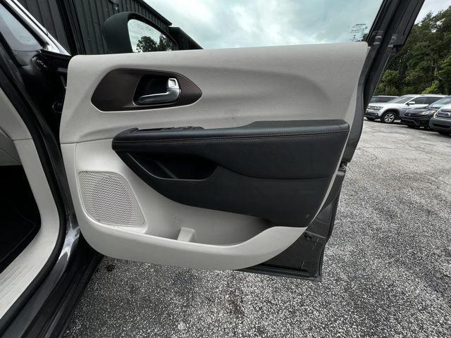 CHRYSLER PACIFICA TOURING 2019