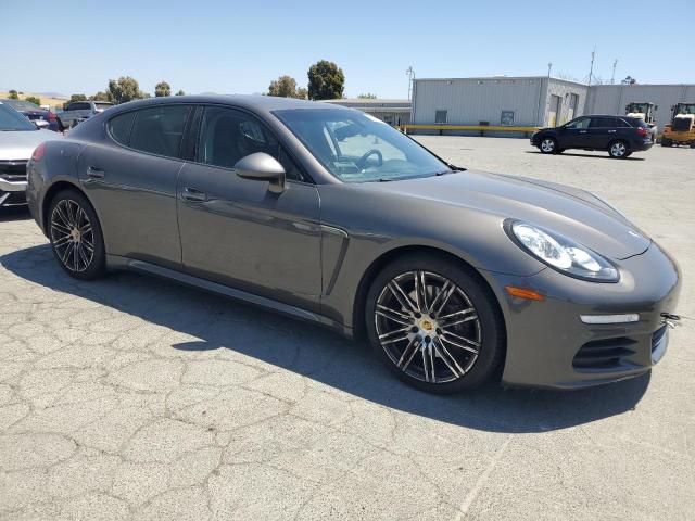 PORSCHE PANAMERA 2 2015