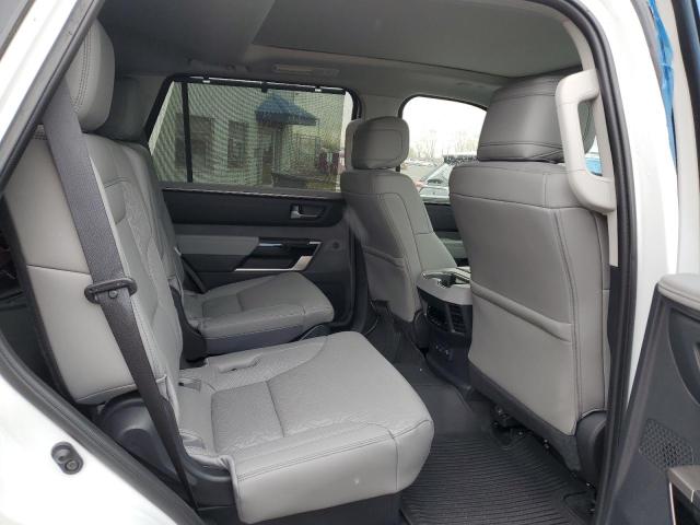 TOYOTA SEQUOIA SR5 2024
