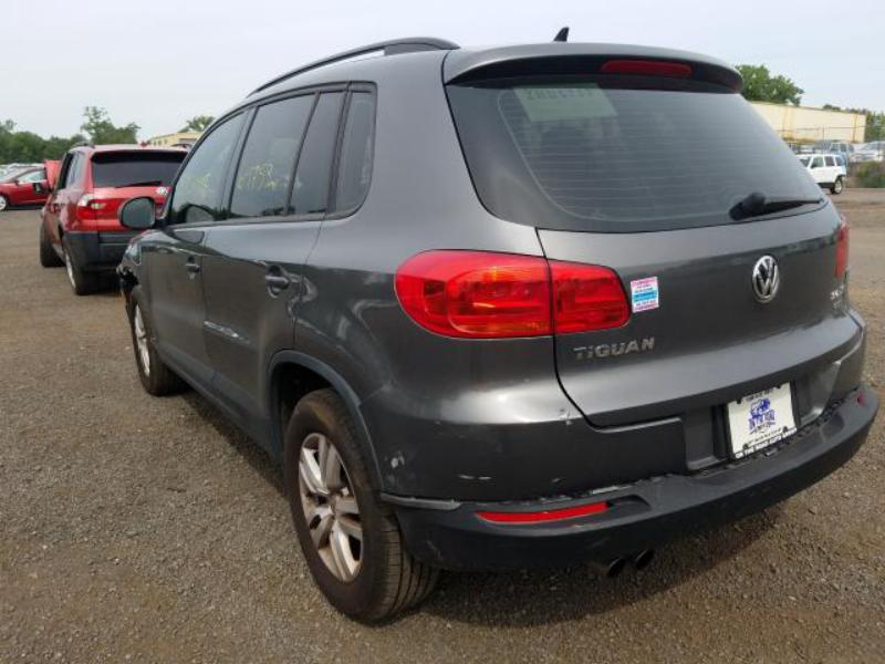 VOLKSWAGEN TIGUAN S 2015