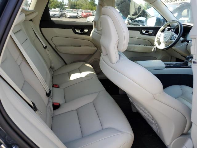 VOLVO XC60 T5 MOMENTUM 2018