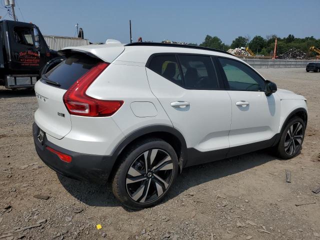 VOLVO XC40 PLUS 2024