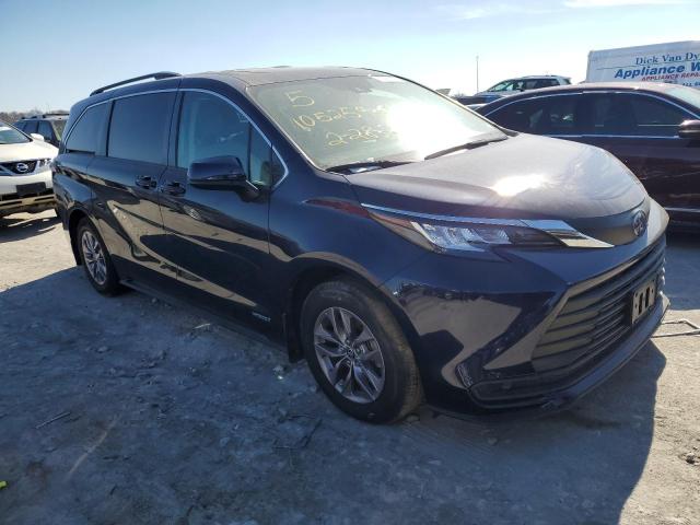 TOYOTA SIENNA LE 2021
