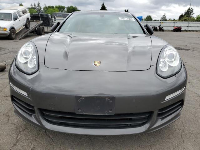 PORSCHE PANAMERA 2 2016