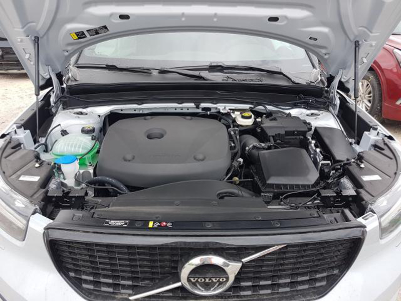 VOLVO XC40 T5 R-DESIGN 2020