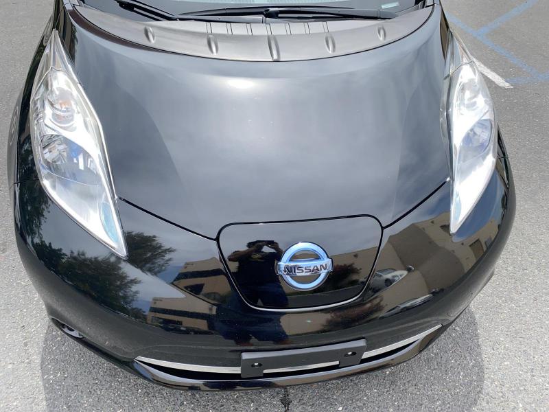 2014 Nissan LEAF HATCHBACK S