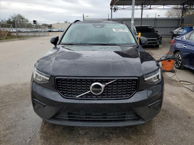 VOLVO XC40 CORE 2024