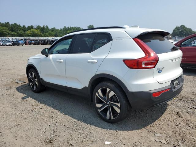 VOLVO XC40 PLUS 2024