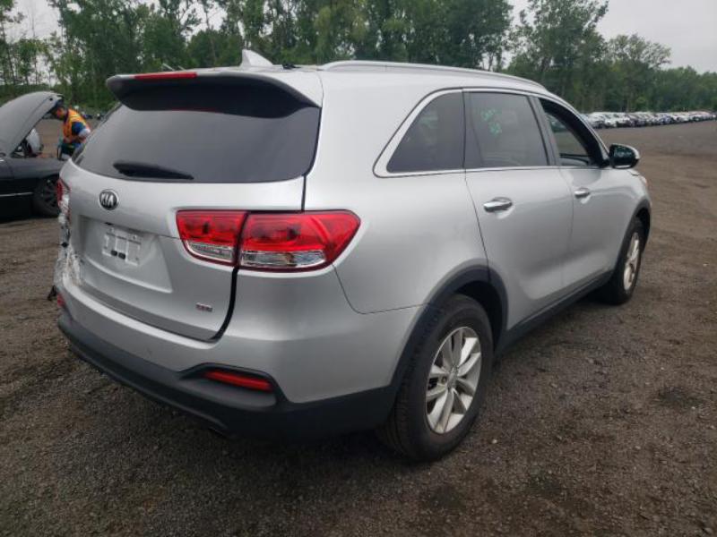 KIA SORENTO LX 2017