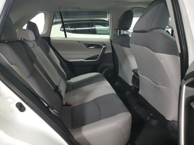 TOYOTA RAV4 XLE 2024
