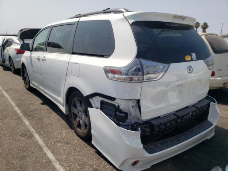 2017 TOYOTA SIENNA SE