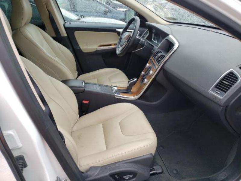 2017 VOLVO XC60 T6 INSCRIPTION