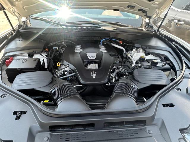 MASERATI LEVANTE BASE 2022