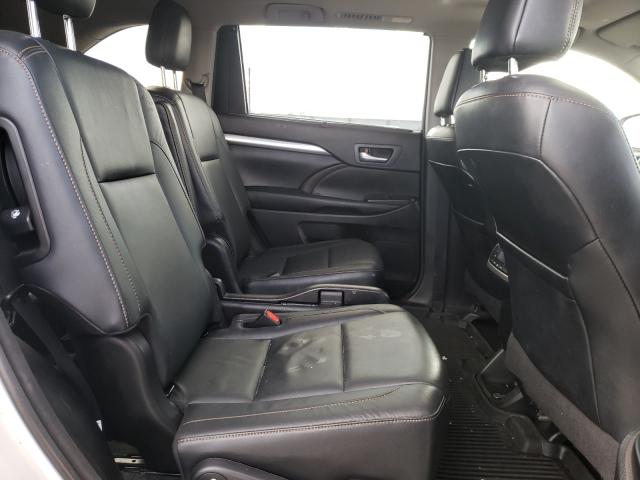 TOYOTA HIGHLANDER SE 2018