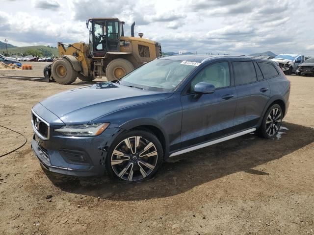 VOLVO V60 CROSS COUNTRY T5 MOMENTUM 2020