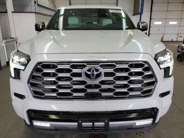 TOYOTA SEQUOIA SR5 2024