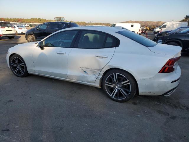 VOLVO S60 B5 R-DESIGN 2022