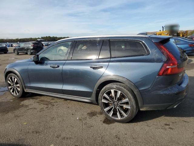 VOLVO V60 CROSS COUNTRY T5 MOMENTUM 2021