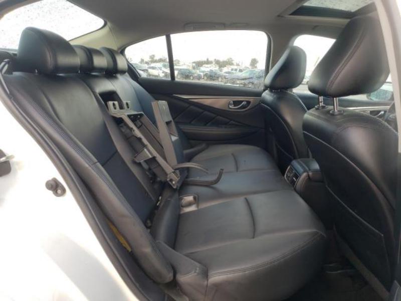 INFINITI Q50 BASE 2015