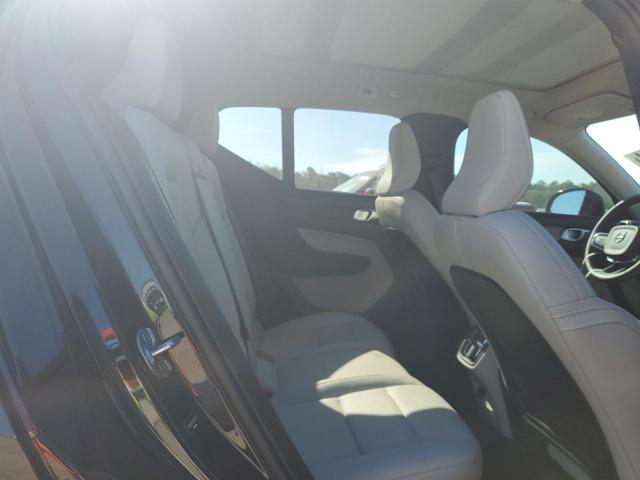 VOLVO XC40 PLUS 2023