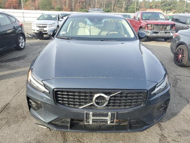 VOLVO S60 T5 MOMENTUM 2021