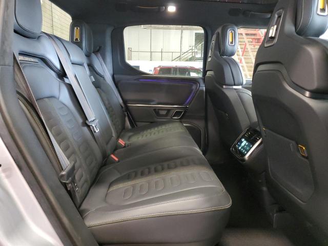 RIVIAN R1T ADVENTURE 2023