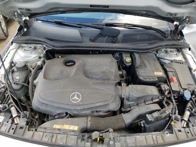 MERCEDES-BENZ GLA 250 4MATIC 2015