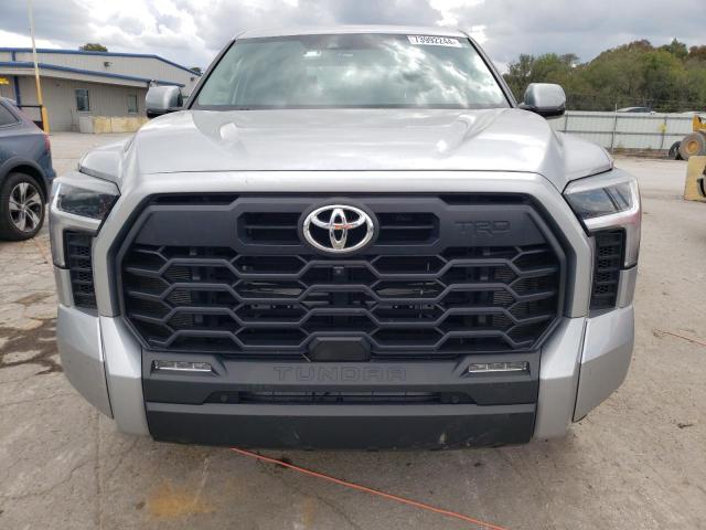 TOYOTA TUNDRA CREWMAX SR5 2023