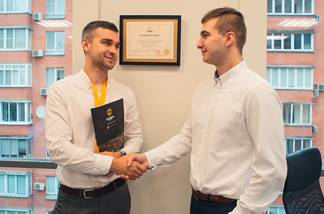 10+ years of market experience