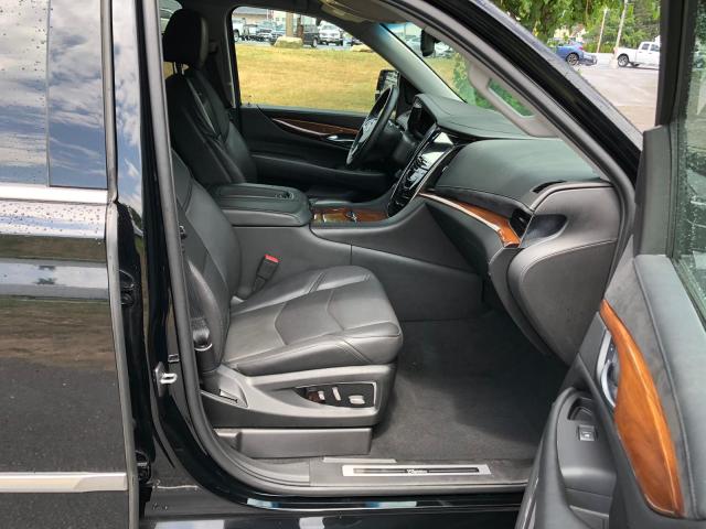 CADILLAC ESCALADE ESV 2018