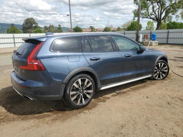 VOLVO V60 CROSS COUNTRY T5 MOMENTUM 2020