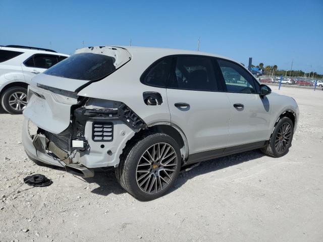 PORSCHE CAYENNE 2020