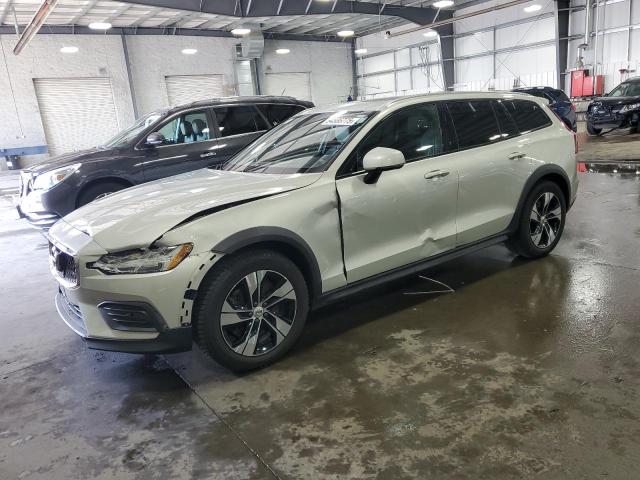 VOLVO V60 CROSS COUNTRY T5 MOMENTUM 2019
