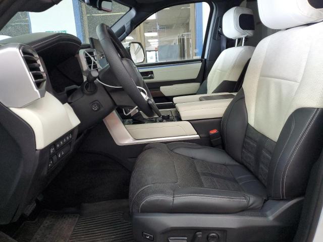 TOYOTA SEQUOIA SR5 2024
