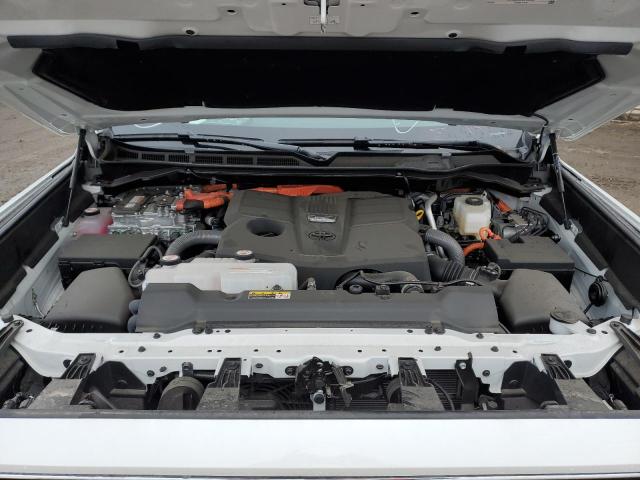 TOYOTA SEQUOIA SR5 2024
