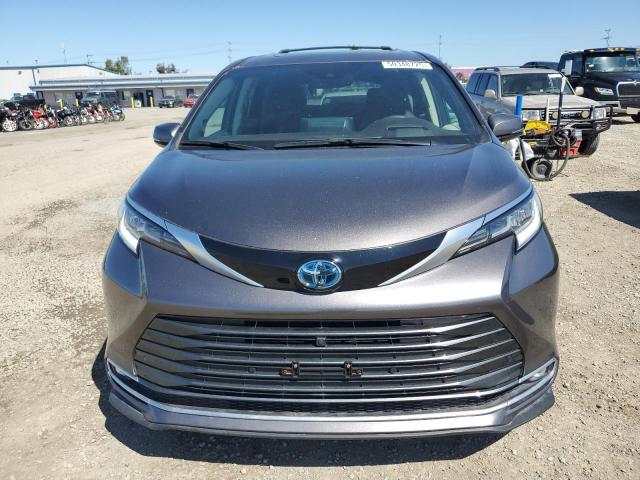 TOYOTA SIENNA LIMITED 2023