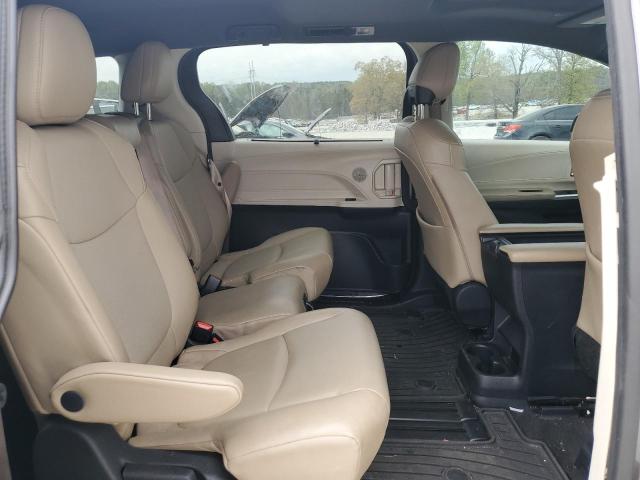 TOYOTA SIENNA XLE 2021