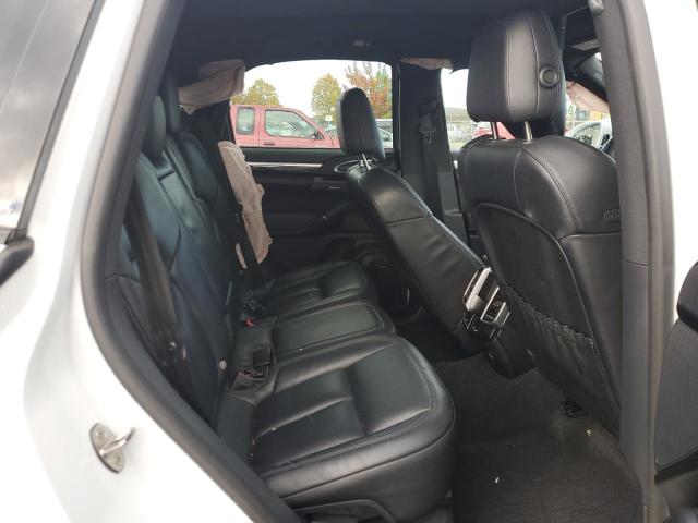 PORSCHE CAYENNE 2018