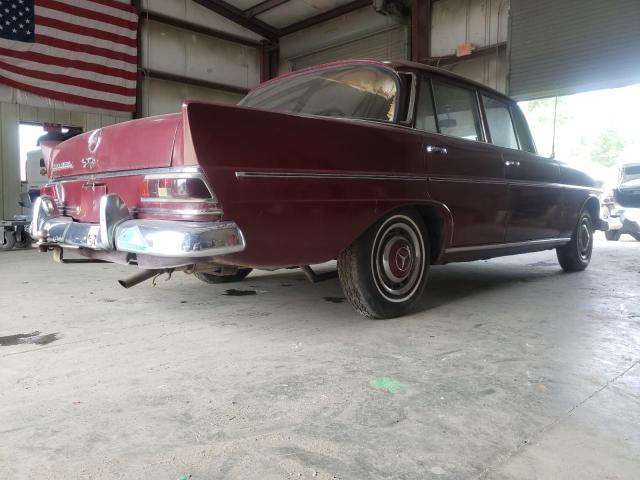 1967 MERCEDES-BENZ 200D
