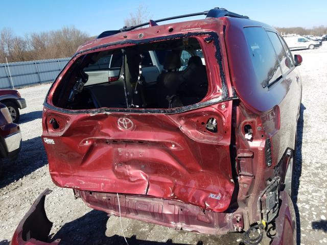 TOYOTA SIENNA XLE 2018